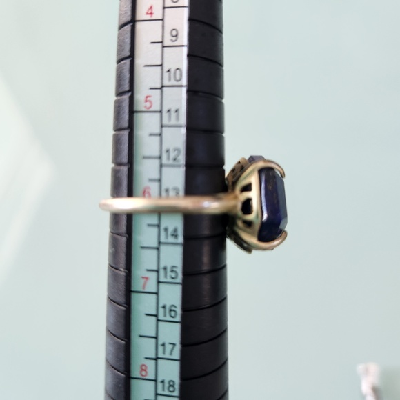 Kendra Scott Blue and Gold Ring with Elegant Design - Picture 6 of 9